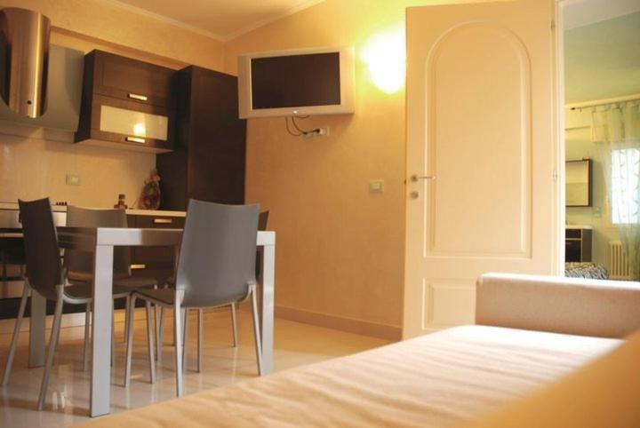 Hotel Residence Veliero Riccione Exterior foto